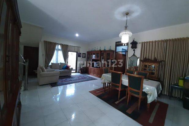 Rumah Asri siap huni 2 lantai di daerah Antapani Kota Bandung