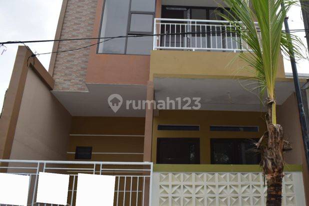 Rumah Baru Renovasi Bagus di Pejuang Dekat Harapa Indah Bekasi