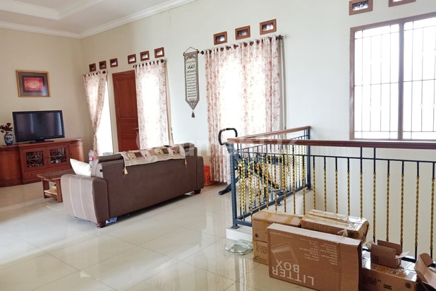 Rumah Dijual, dalam Komplek, Jalan Lebar,  lokasi tenang, akses mudah, dekat kampus, Kembangan Meruya Selatan