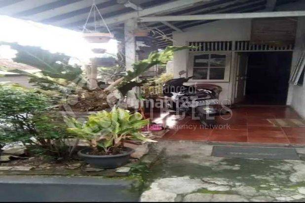 Rumah 2 Lantai Unfurnished HGB di Cicendo, Bandung