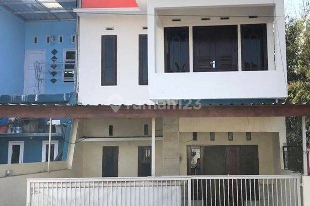 Rumah Strategis 2 Lantai Terawat Sumbersekar Dau Malang He570