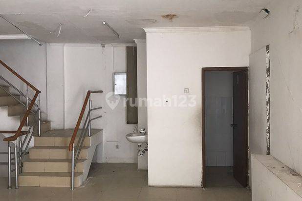 Ruko 4 Lantai di Roxy, Jakarta Pusat 748 M HGB