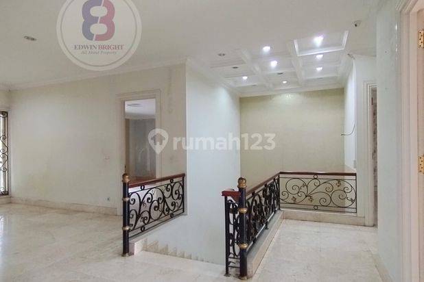 Rumah Dijuak di Lebak Bulus Jakarta Selatan