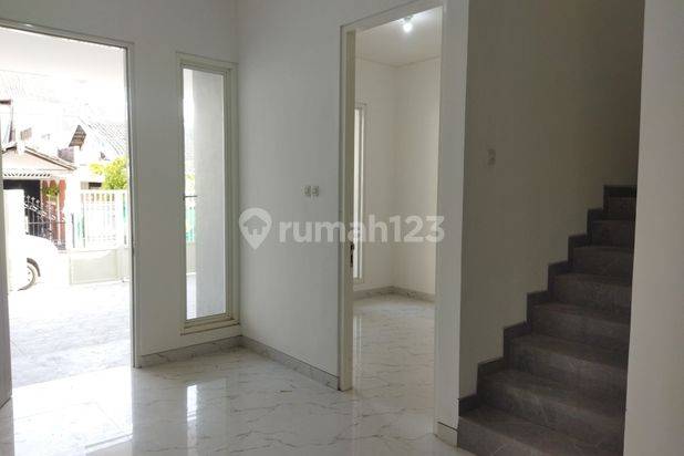 Dijual RUMAH BARU SIAP HUNI MINIMALIS 2 lantai selangkah ke MERR TOL JUANDA