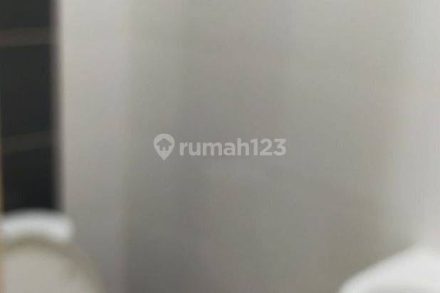 Disewakan rumah di lingkungan asri selama 2 tahun