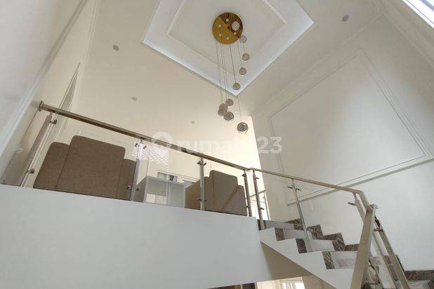 Rumah Mewah dalam Perumahan Elit Merapi View