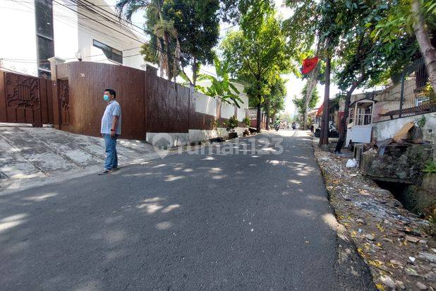 Rumah luas dekat perkantoran Mampang Jakarta selatan