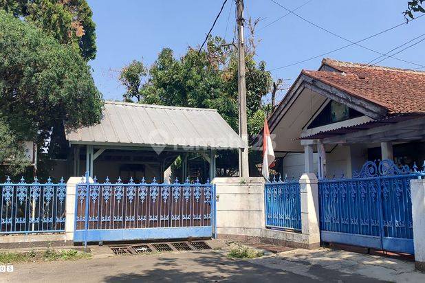 Rumah murah di Golf barat Arcamanik SHM Butuh Renovasi