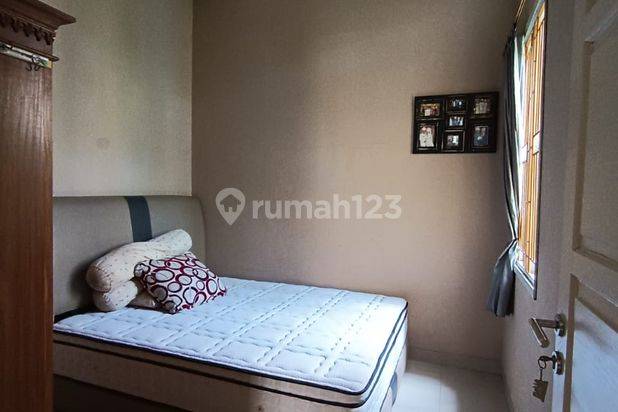 Rumah second minimalis di Komplek Kembang Larangan Tangerang Kota 