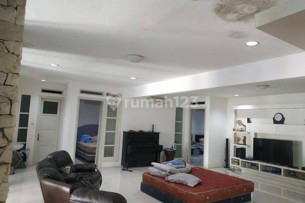 Rumah 2 Lantai Bagus Furnished SHM Turangga , Bandung