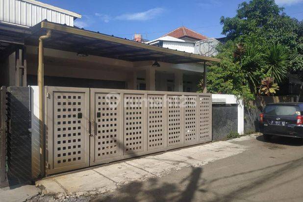 Rumah 2 Lantai Bagus Furnished SHM Turangga , Bandung