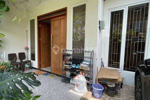 Rumah Minimalis 2 Lantai Kompleks Mewah Araya