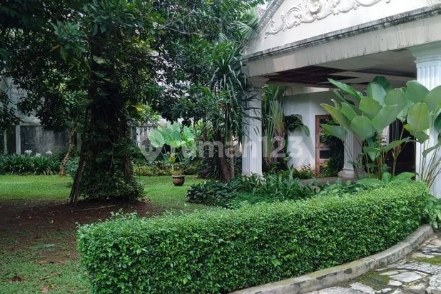 Jual tanahnya aja.. krn rumah model lama