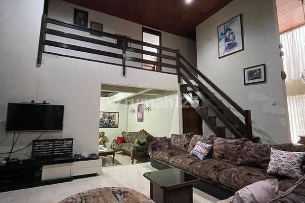 Rumah Mewah Luas Di Gegerkalong Bandung Strategis Dekat UPI Polban Dan ITB Taman Sari