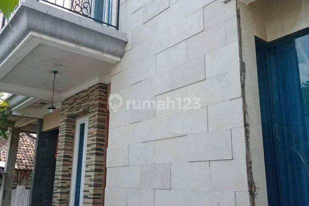 Rumah Kuwukan Surabaya 2 Lantai Hadap Utara