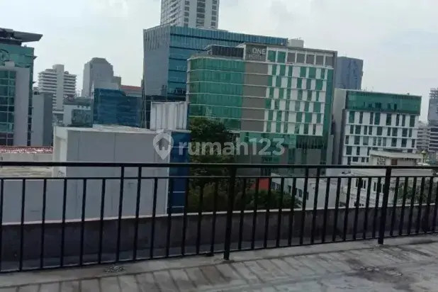 di Menteng, Jakarta Pusat