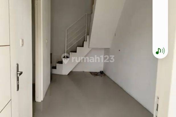 Rumah 2 Lantai Baru SHM di Rungkut Medayu Surabaya