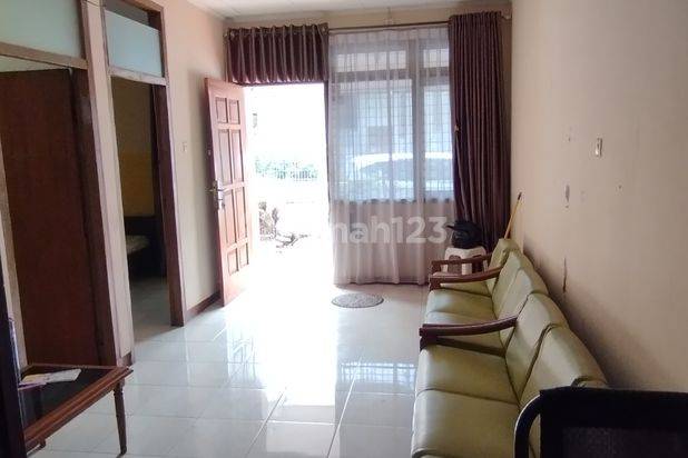 Rumah Huni di sanggar hurip kawaluyaan kota bandung