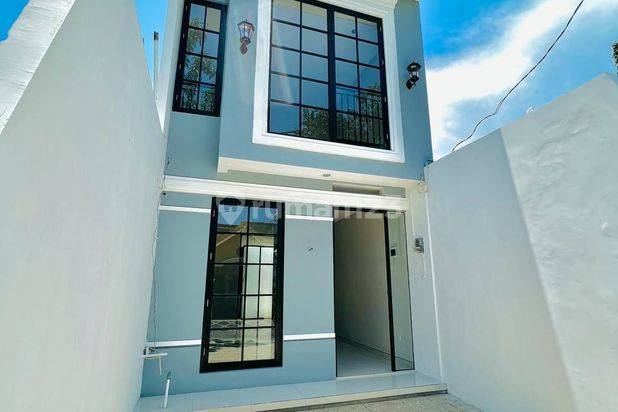 Rumah Wiguna Selatan 2 Lt American Classic Dekat Upn, Merr