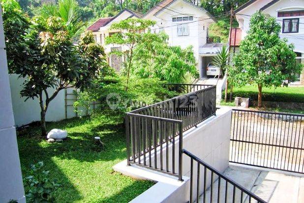 Rumah Terawat & Kokoh Di Setiabudi Regency
