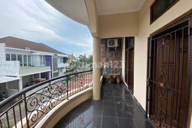 Rumah Merah Perum Srondol Bumi Indah Banyumanik Tembalang Semarang 