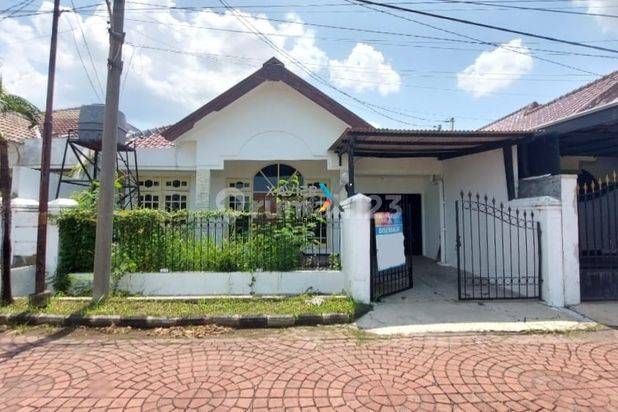Disewakan Rumah di Nirwana Eksekutif Blok Bb Siap Huni Terawat