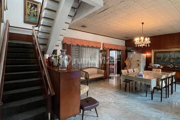 DIJUAL RUMAH at Jl TEBET DALAM, JAKSEL (SANGAT MENARIK)