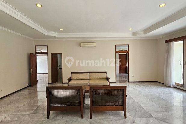 RUMAH CANTIK 1 LANTAI DALAM LINGKUNGAN KOMPLEK