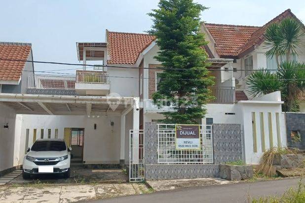 Hunian 3 Lantai Estetik Bagus Sekali Palm Hills