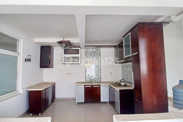 Hunian 3 Lantai Estetik Bagus Sekali Palm Hills