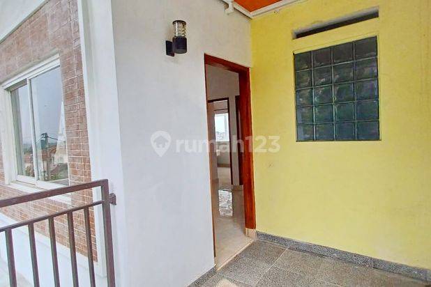 Hunian 3 Lantai Estetik Bagus Sekali Palm Hills