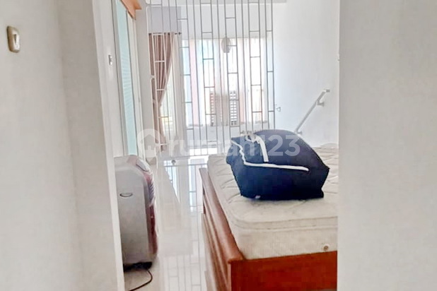 Hunian 3 Lantai Estetik Bagus Sekali Palm Hills