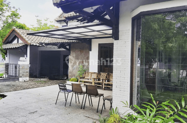 Dijual Rumah Rangka Full Kayu Jati di Jemursari Kt