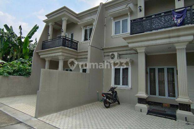 Rumah 2 Lantai Siap Huni Dalam Cluster di Depok Lokasi Strategis