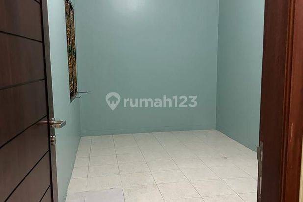 Sewa Murah Rumah Bagus strategis luas 200m di Boulevard Hijau Bekasi