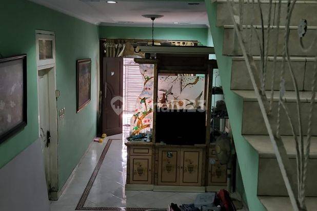 Dijual Rumah di Villa Regency Tangerang