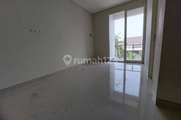 Jual rumah baru siap huni ada kolam renang pribadi lokasi dekat tol sidoarjo (safira garden)