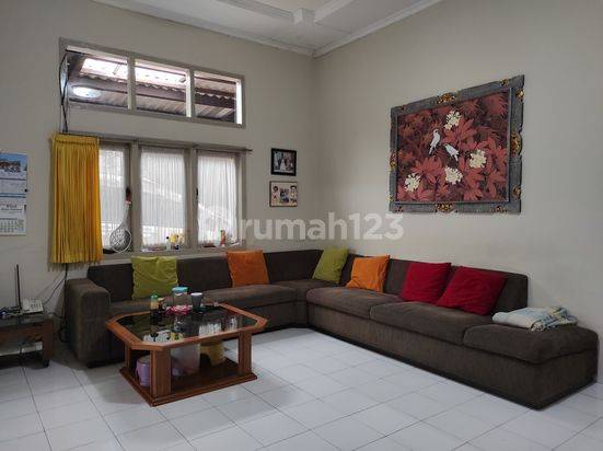 Rumah Bagus Cocok Untuk Cafe Dan Kantor Unfurnished Di Sayap Veteran, Bandung