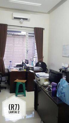 Rumah 2 Lantai Bagus Untuk Kantor Unfurnished Di Taman Kopo Indah 5, Bandung