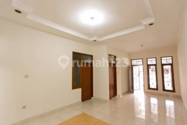 Rumah Bagus Harga Murah di Tki 3 Taman Kopo Indah 3, Bandung