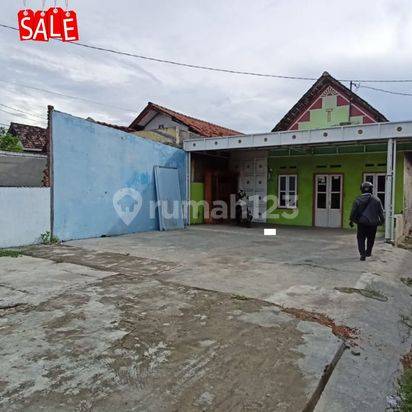 Rumah Samping Jalan Halaman Luas, Karangbong Gedangan Sidoarjo