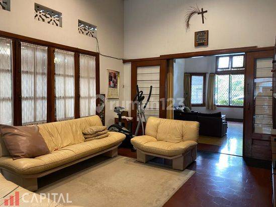 Rumah Bangunan Belanda Premium Area Di Sayap Riau. Rumah Terawat.
