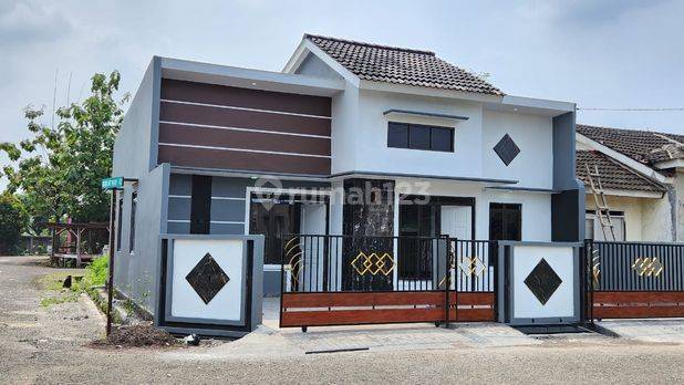 Ciputra Rumah Hoek luas 118