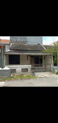 Rumah murah dihitung tanah tengah kota Semarang strategis ramai dekat pusat bisnis dekat kampus USM dekat Lik dijual di Graha Mukti Tlogosari Pedurungan Semarang timur
