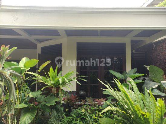 Rumah antara sudirman dan Gatot subroto