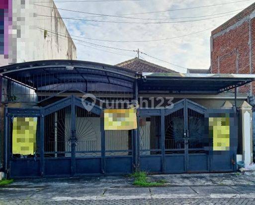 Dijual Rumah Strategis, Cocok Untuk Kos Kosan di Jl. Bunga Bunga, Malang