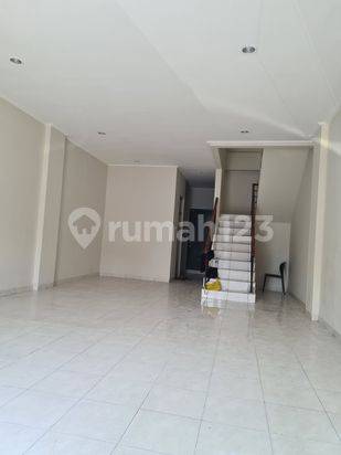 Sewa Ruko super rapi strategis di Jl pemuda rawamangun jaktim