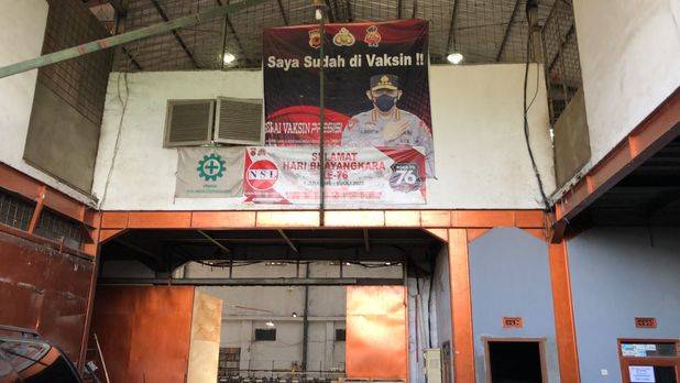 Gudang Pinggir Jalan Raya di Solokan Jeruk Majalaya