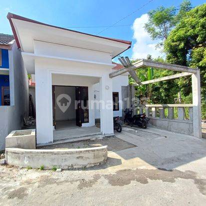 Rumah Minimalis Dekat Fasilitas Umum di Maguwoharjo, Sleman