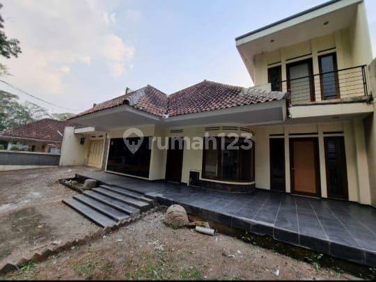Dijual Rumah Sangat Luas Di Dago Bandung